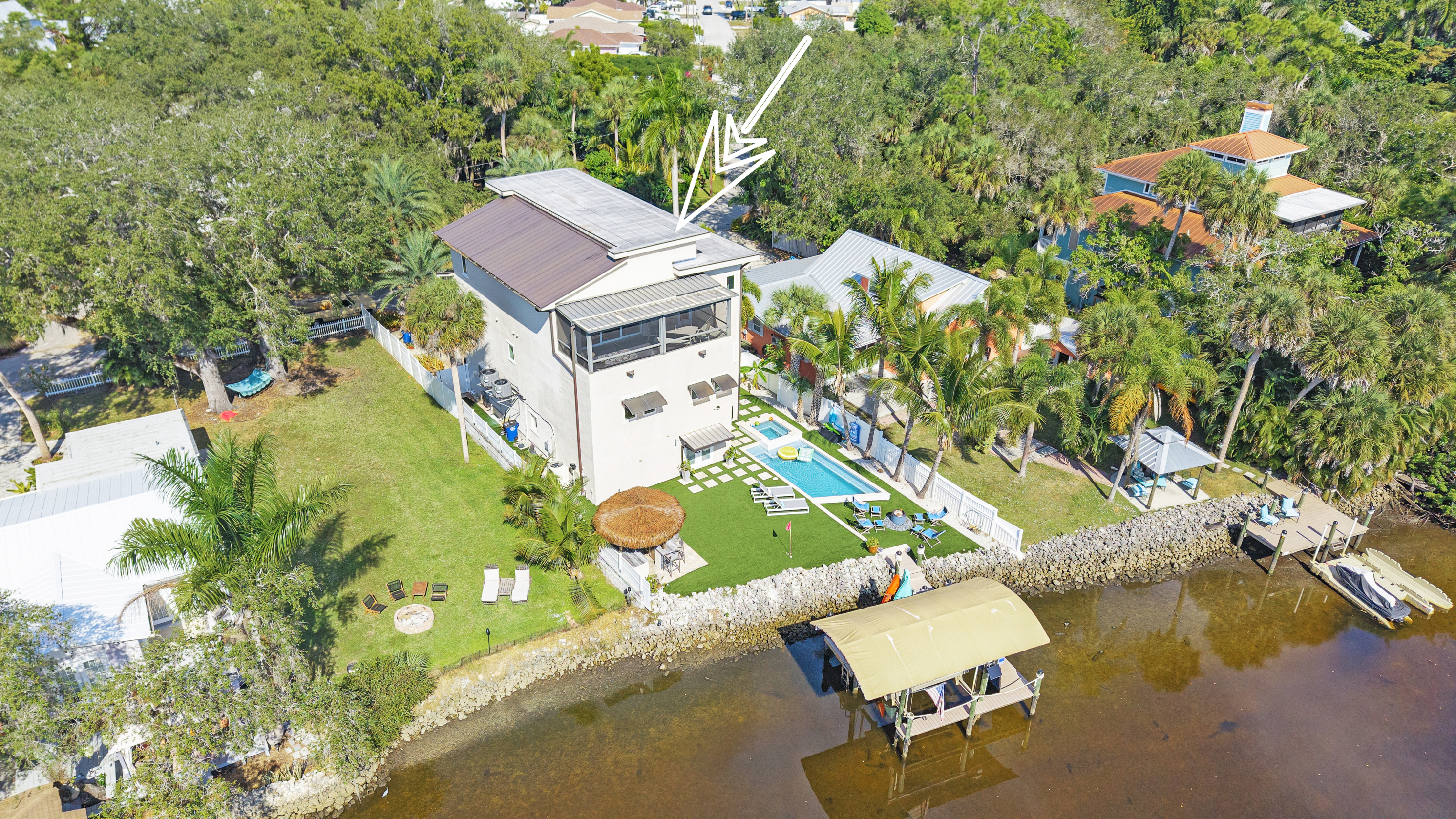 Waterfront Tiki House photo 16
