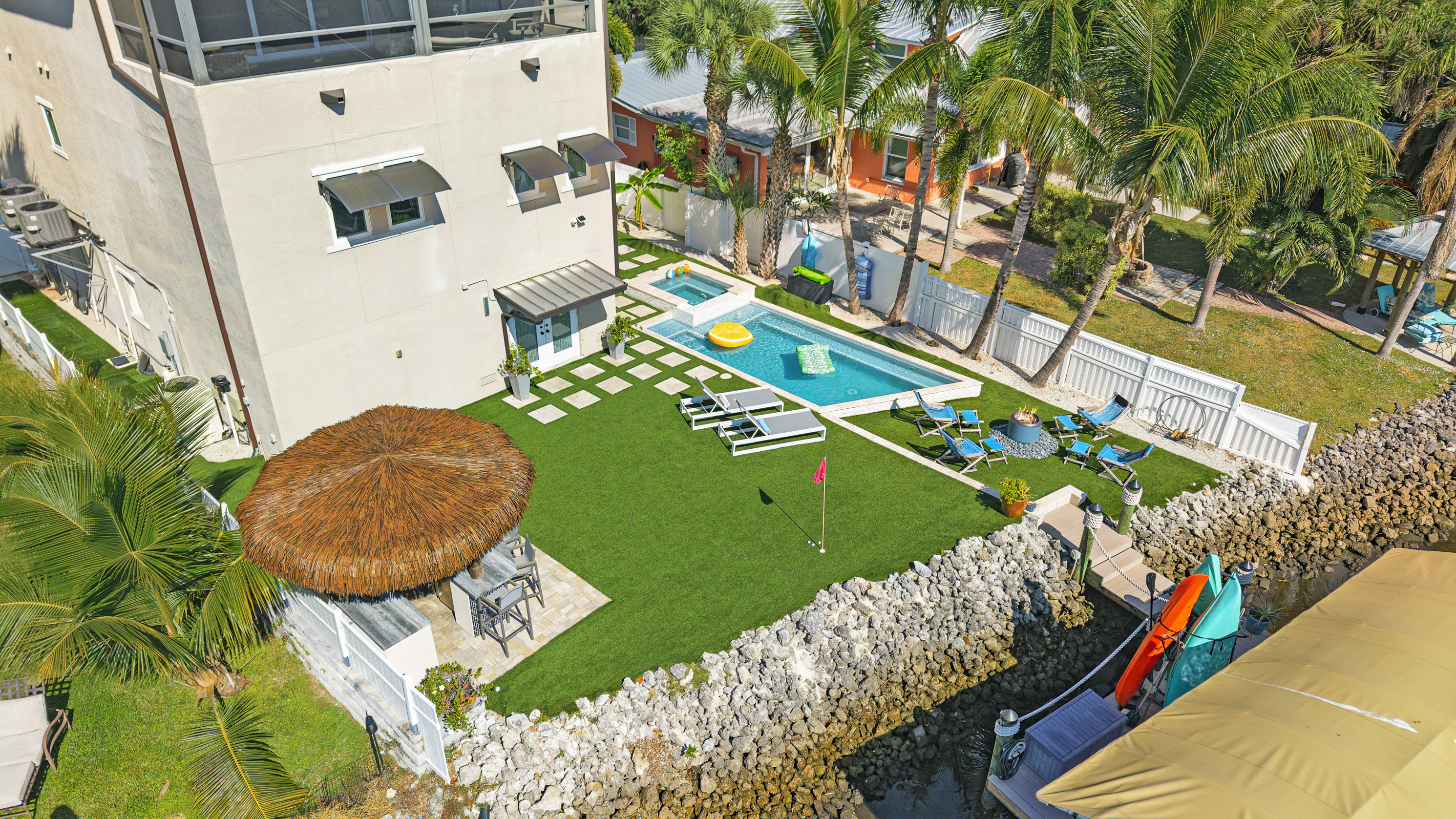 Waterfront Tiki House photo 17