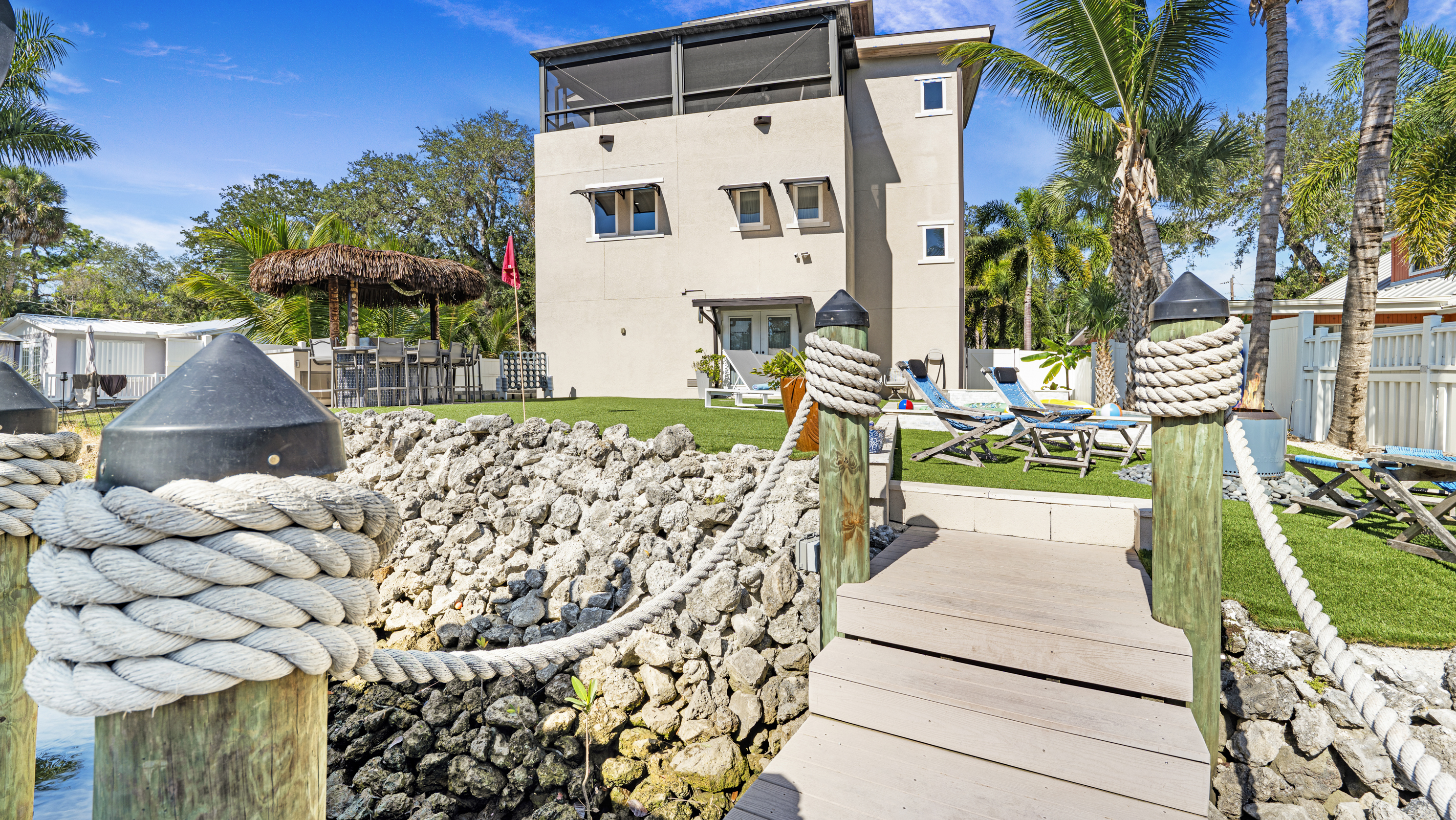 Waterfront Tiki House photo 15