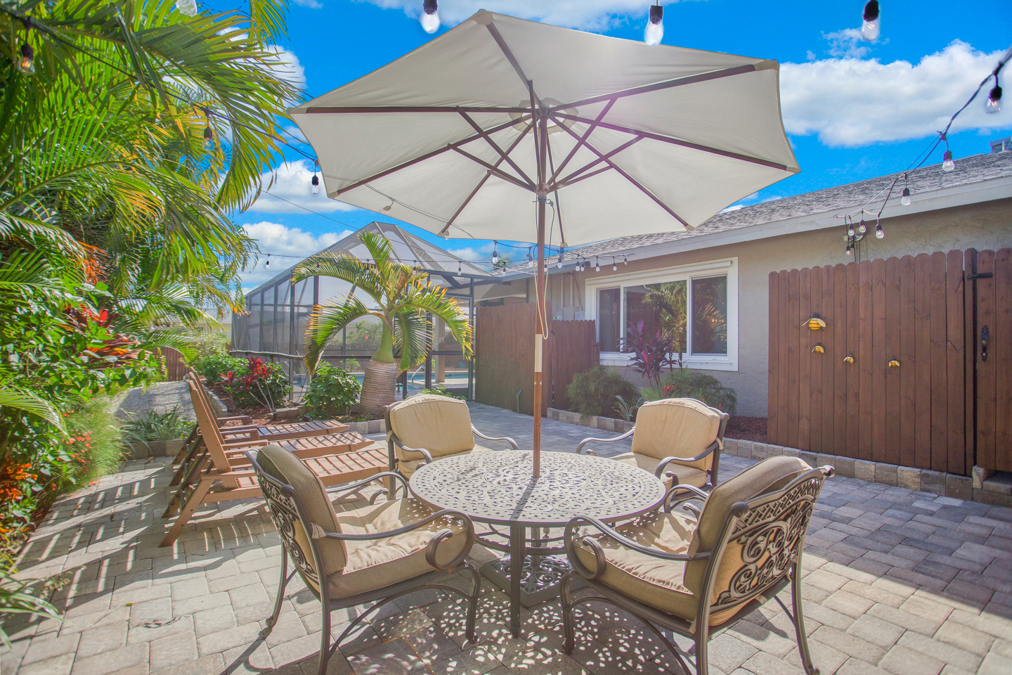 Gazebo Pool House photo 40