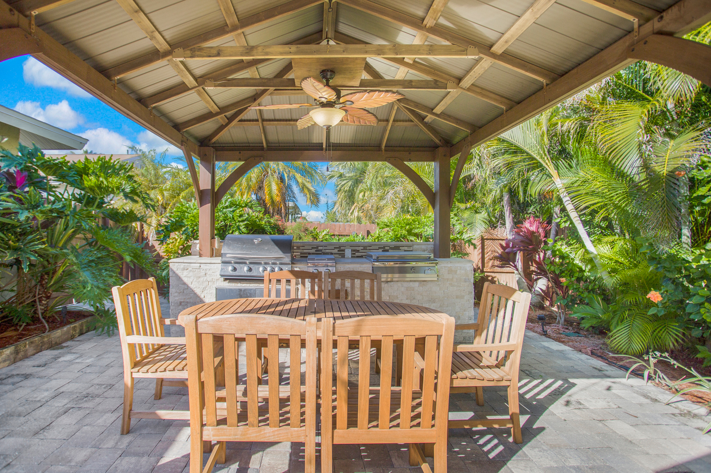 Gazebo Pool House photo 41