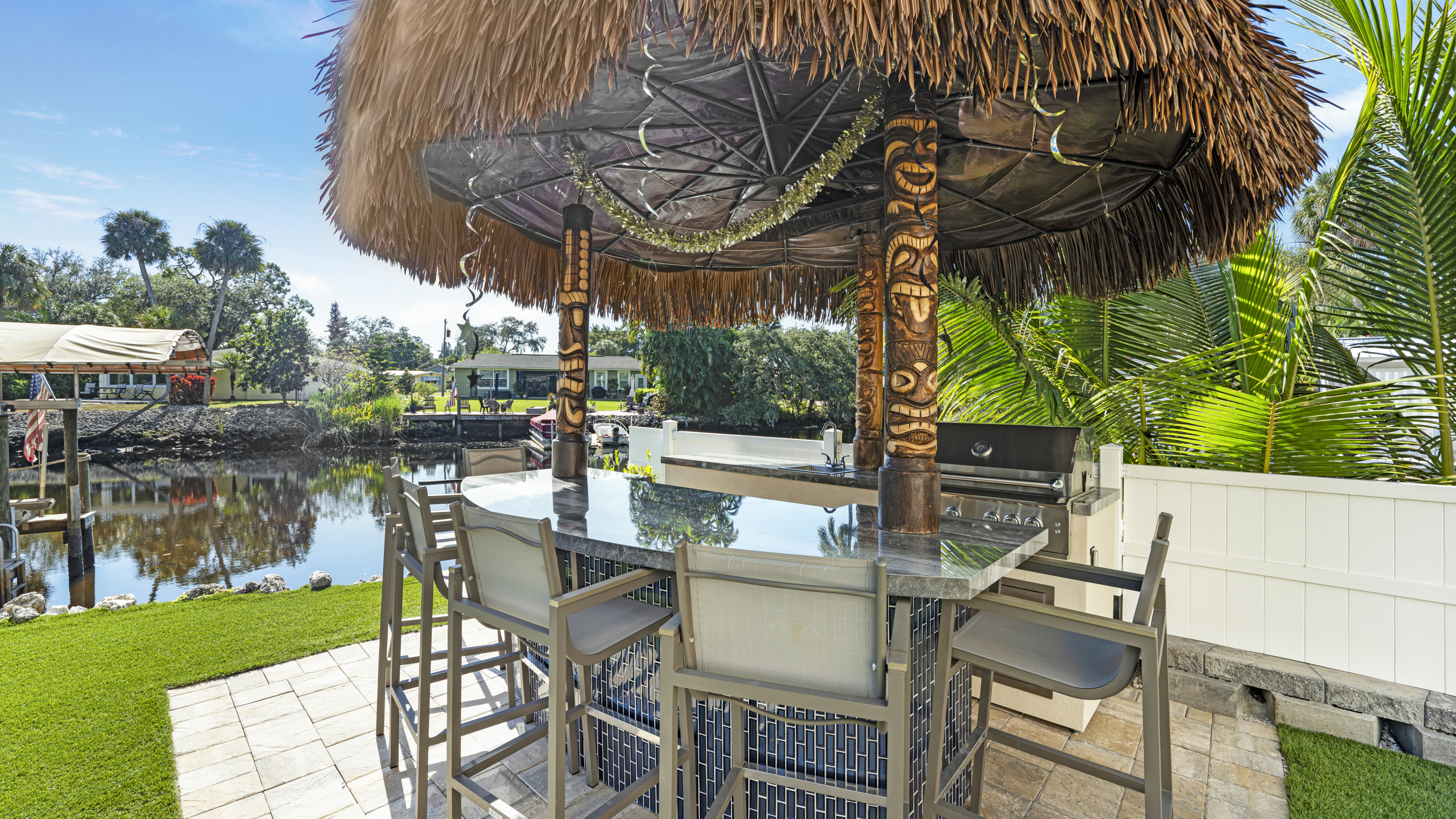 Waterfront Tiki House photo 10