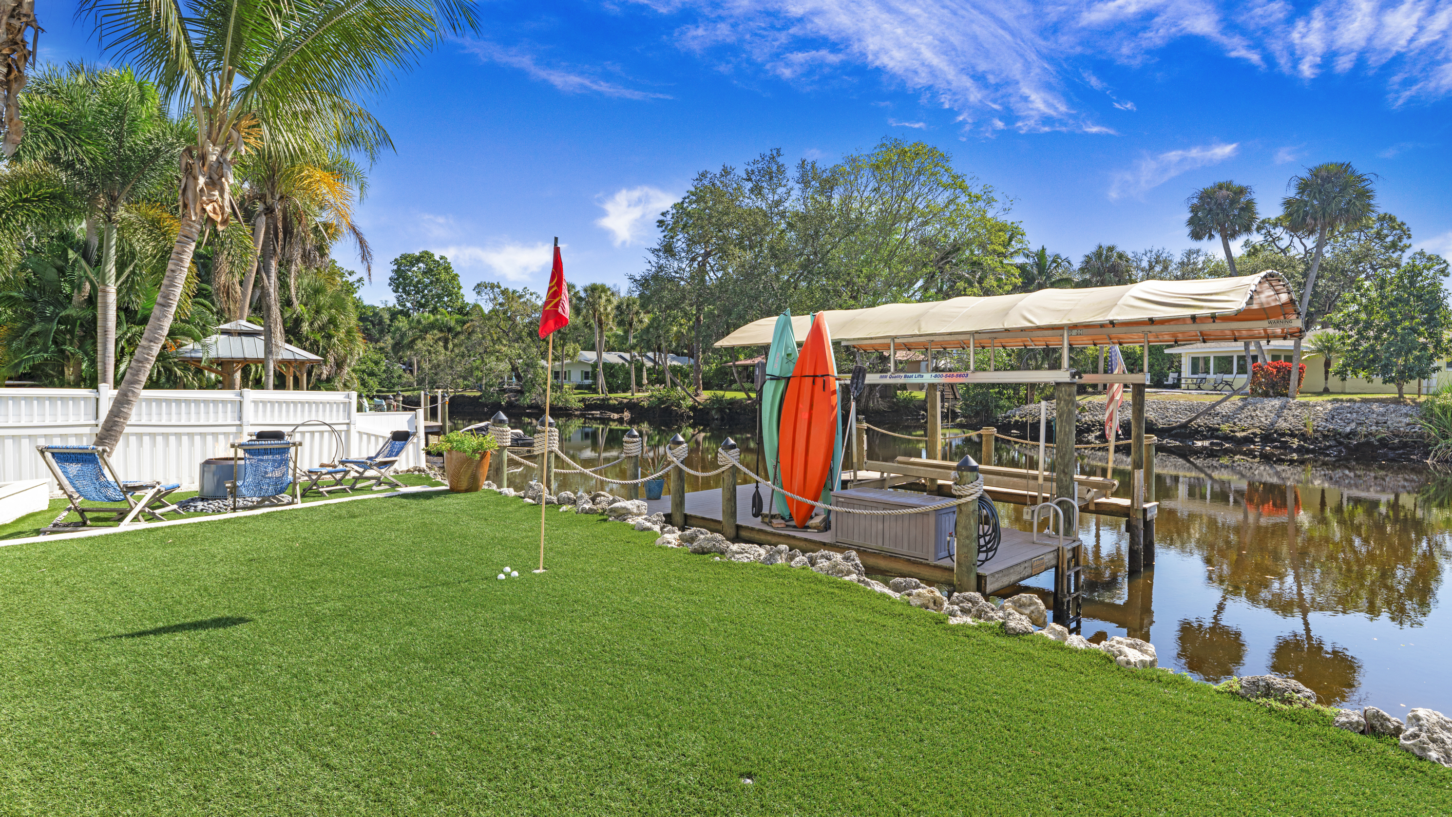 Waterfront Tiki House photo 11