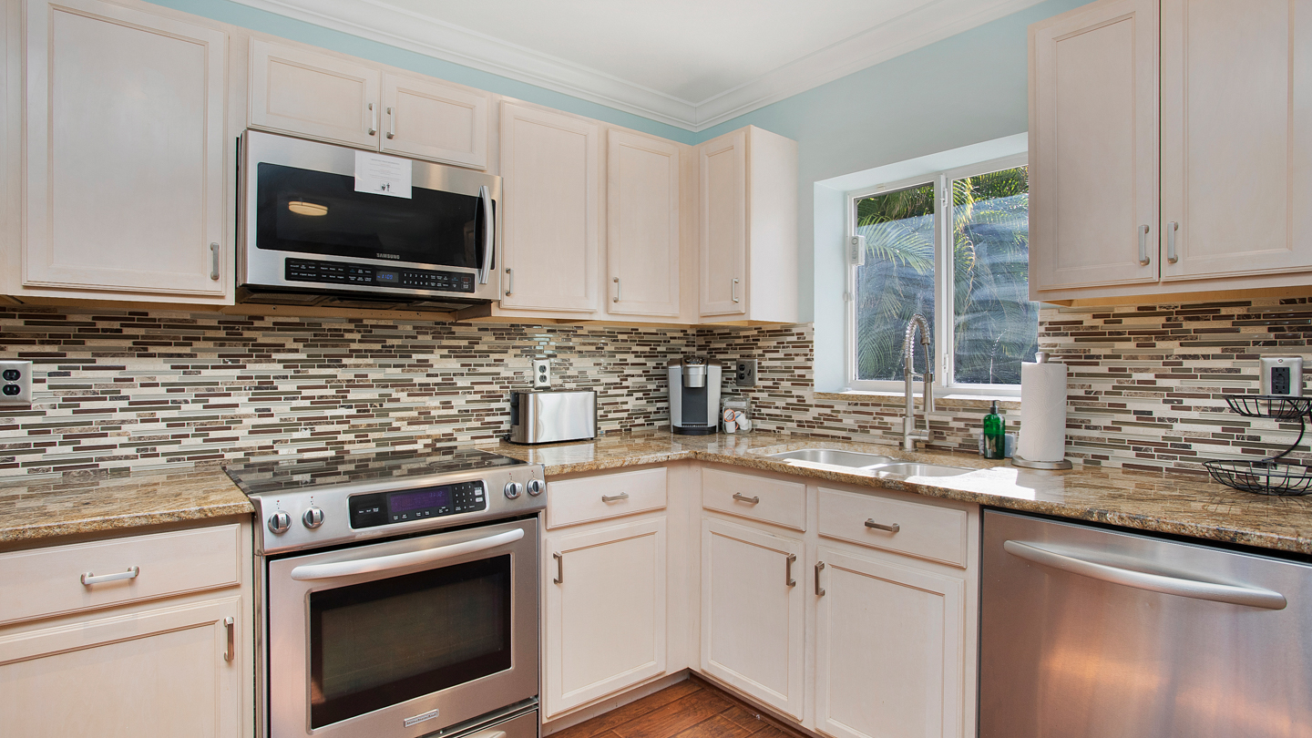 Saltwater Beach House photo 24