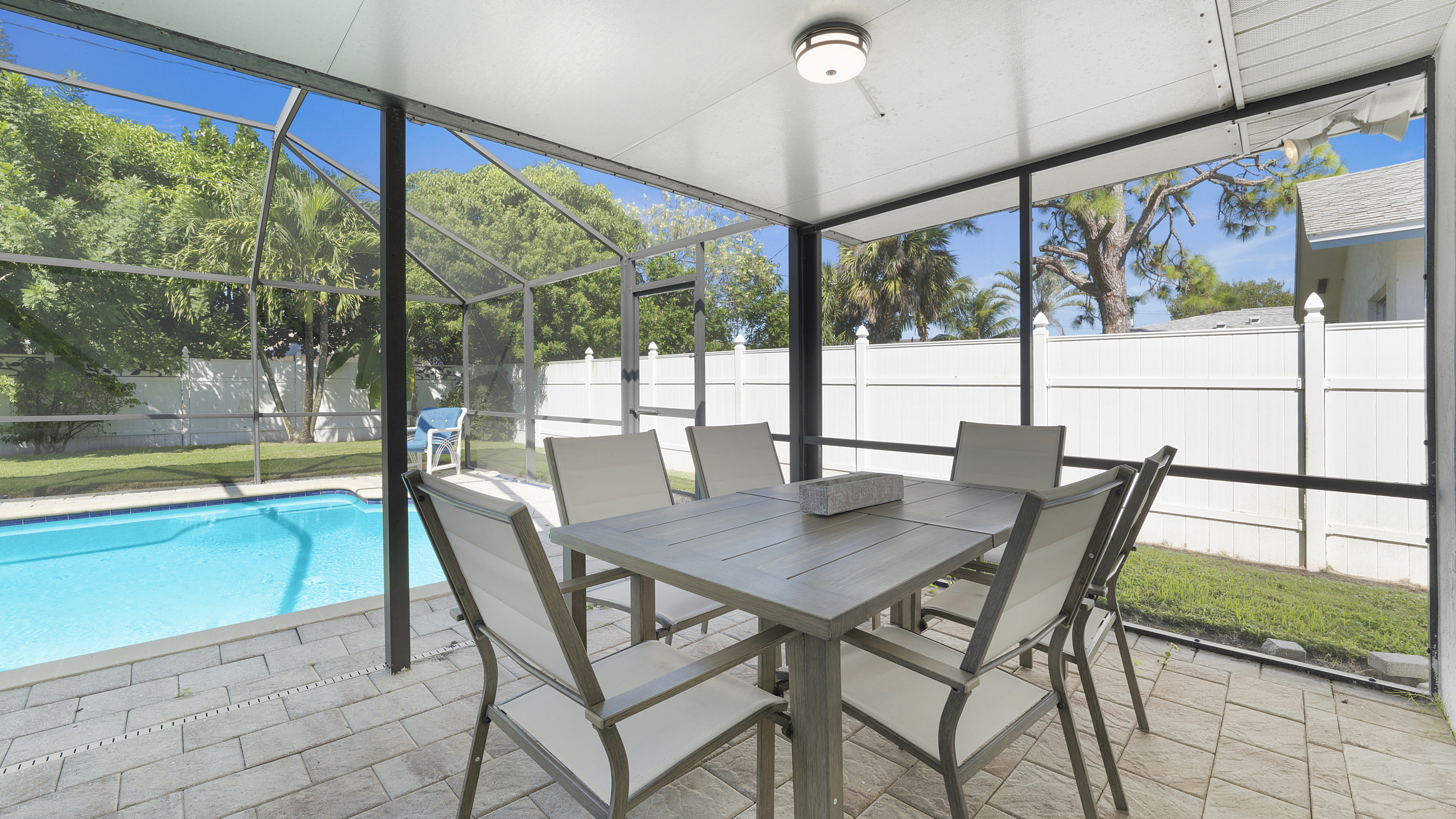 Saltwater Shores Retreat photo 22